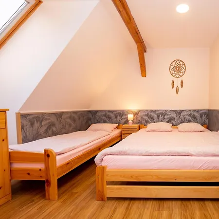 Kır Evi Brychovi Cerveny Potok